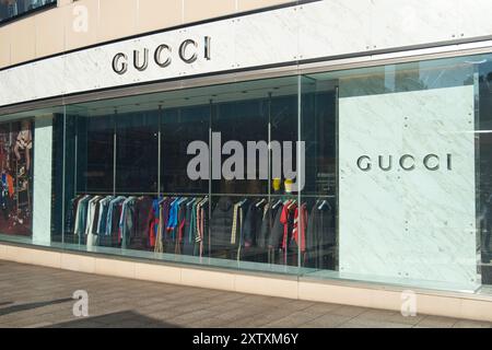 Vetrina Gucci in un grande magazzino a Tokyo, vicino a Ginza, Giappone Foto Stock