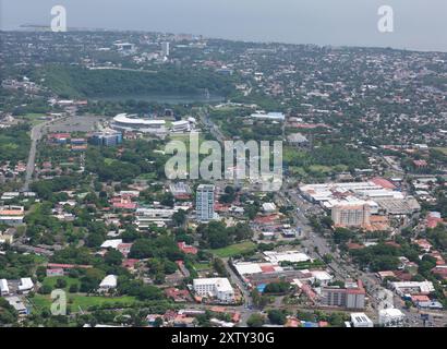 Managua, Nicaragua - 16 agosto 2024: Vista aerea del centro storico nella capitale Managua Foto Stock