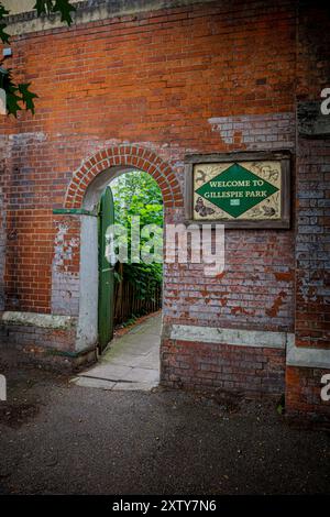 Gillespie Park Londra. Ingresso al Gillespie Park Highbury London. Gillespie Park è una piccola riserva naturale locale nel borgo londinese di Islington. Foto Stock