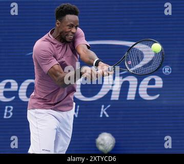 16 agosto 2024: Gael Monfils (fra) ha battuto in finale Carlos Alcaraz (ESP) 4-6, 7-6, 6-4, al Cincinnati Open giocando al Lindner Family Tennis Center di Mason, Ohio. © Leslie Billman/Tennisclix/CSM credito: Cal Sport Media/Alamy Live News Foto Stock