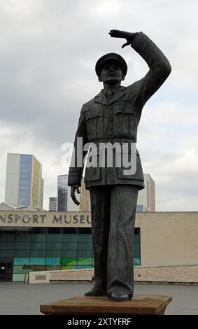 Statua di Sir Frank Whittle a Coventry Foto Stock