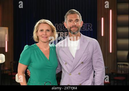 Die Moderatoren Susan Link und Micky Beisenherz der WDR Talkshow Kölner Treff *** i presentatori Susan Link e Micky Beisenherz del talk show WDR Kölner Treff Foto Stock