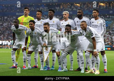 Varsavia, Polonia. 14 agosto 2024. Il Real Madrid ha iniziato undici schieramenti per una foto di squadra prima del calcio d'inizio, seconda fila ( da L a R ); Thibaut Courtois, Eder Militao, Aurelien Tchouameni, Federico Valverde, Antonio Rudiger e Jude Bellingham, prima fila (da L a R); Ferland Mendy, Rodrygo, Daniel Carvajal, Vinicius Junior e Kylian Mbappe, nella partita di Supercoppa UEFA allo Stadio Nazionale di Varsavia. Il credito per immagini dovrebbe essere: Jonathan Moscrop/Sportimage Credit: Sportimage Ltd/Alamy Live News Foto Stock