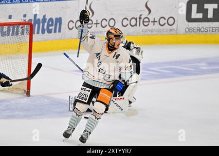 Linz, Austria. 16 agosto 2024. LINZ, AUSTRIA - 16 AGOSTO: Henrik Neubauer (BWL) im Vorbereitungsspiel zwischen Black Wings Linz V EC Kassel Huskies a Eishalle Linz am 16 agosto 2024 a Linz, Austria.240816 SEPA 20 041 - 20240816 PD6795 credito: APA-PictureDesk/Alamy Live News Foto Stock