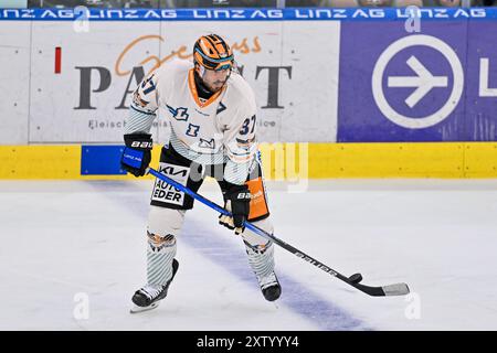 Linz, Austria. 16 agosto 2024. LINZ, AUSTRIA - 16 AGOSTO: Andreas Kristler (BWL) im Vorbereitungsspiel zwischen Black Wings Linz V EC Kassel Huskies a Eishalle Linz am 16 agosto 2024 a Linz, Austria.240816 SEPA 20 024 - 20240816 PD6811 credito: APA-PictureDesk/Alamy Live News Foto Stock