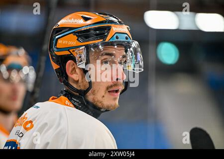 Linz, Austria. 16 agosto 2024. LINZ, AUSTRIA - 16 AGOSTO: Henrik Neubauer (BWL) im Vorbereitungsspiel zwischen Black Wings Linz V EC Kassel Huskies a Eishalle Linz am 16 agosto 2024 a Linz, Austria.240816 SEPA 20 073 - 20240816 PD7494 credito: APA-PictureDesk/Alamy Live News Foto Stock