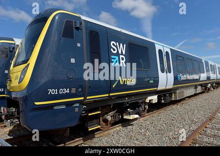 New South Western Railway SWR Arterio classe 701 Alstom treni in deposito presso il deposito di Long Marston Rail, Warwickshire, giugno 2024 Foto Stock