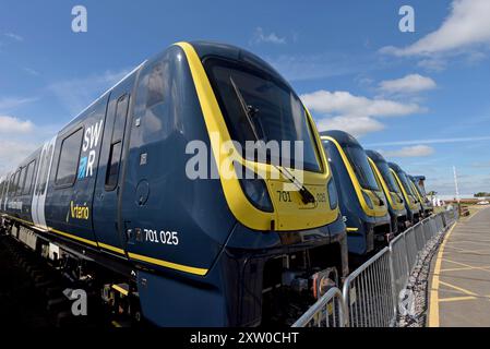 New South Western Railway SWR Arterio classe 701 Alstom treni in deposito presso il deposito di Long Marston Rail, Warwickshire, giugno 2024 Foto Stock