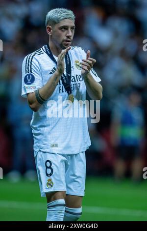 VARSAVIA, POLONIA - 14 AGOSTO: Federico Valverde del Real Madrid festeggia la partita della Supercoppa UEFA 2024 tra Real Madrid e Atalanta BC a Na Foto Stock