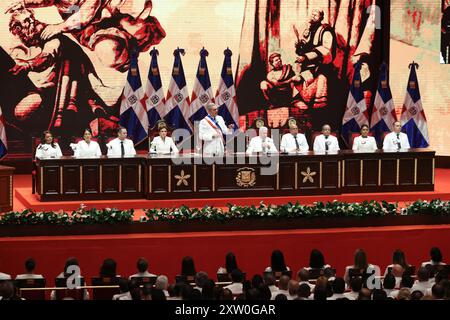 Santo Domingo, Repubblica Dominicana. 16 agosto 2024. Il Presidente della Repubblica Dominicana Luis Abinader (5° L, retroguardia) interviene durante il suo secondo mandato di inaugurazione a Santo Domingo, Repubblica Dominicana, 16 agosto 2024. Crediti: Li Muzi/Xinhua/Alamy Live News Foto Stock