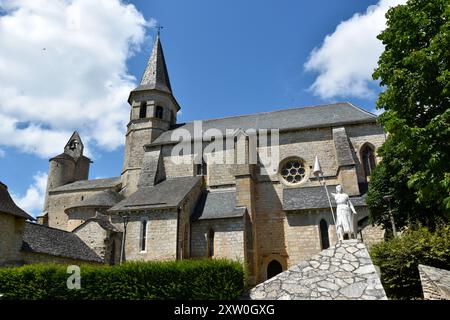 La Chiesa del Santo Sepolcro nel comune di Villeneuve d'Aveyron Foto Stock