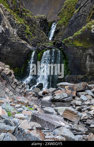 Cascata Spekes Mill Mouth sulla penisola di Hartland, a nord-ovest del Devon, Inghilterra occidentale, Regno Unito Foto Stock
