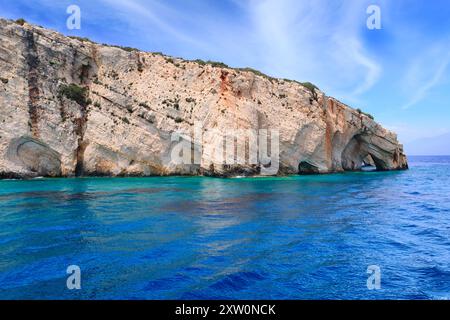 Vista delle Grotte Azzurre nell'isola di Zante, Grecia. Foto Stock