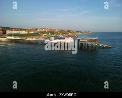 Cromer Pier da un batterista, Cromer, Norfolk, Regno Unito, 19 luglio 2024 Foto Stock