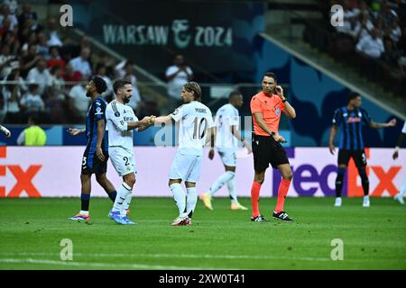 VARSAVIA, POLONIA - 14 AGOSTO: Luka Modric, Dani Carvajal del Real Madrid CF durante la partita della Supercoppa UEFA 2024 tra Real Madrid e Atalanta BC a N Foto Stock