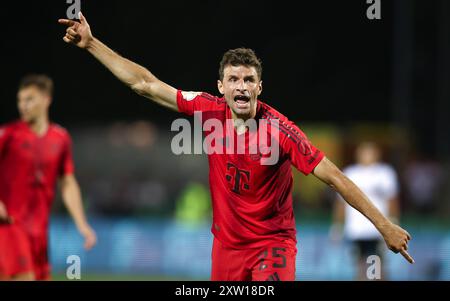 ULM, GERMANIA - 16 AGOSTO: Thomas Mueller del Bayern Muenchen reagisce durante la partita di Coppa di Germania tra SSV Ulm 1846 e FC Bayern München il 16 agosto 2024 a Ulm, Germania. © diebilderwelt / Alamy Stock Foto Stock