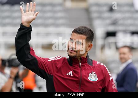 Bruno Guimaraes del Newcastle United arriva prima della partita di Premier League al St James' Park di Newcastle. Data foto: Sabato 17 agosto 2024. Foto Stock
