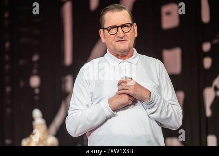 Nadine Schori Senga Quinn, Ingo Naujoks Ever Montgomery Die Tanzstunde, AM 17.08.2024 a Berlino, Komödie am Kurfürstendamm im Heimathafen Neukölln, Deutschland *** Nadine Schori Senga Quinn , Ingo Naujoks Ever Montgomery die Tanzstunde, il 17 08 2024 a Berlino, Komödie am Kurfürstendamm a Heimathafen Neukölln , Germania Foto Stock