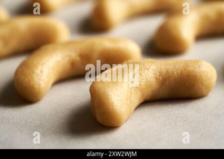 Praparation of vanilla crescents - dolci biscotti di Natale Foto Stock