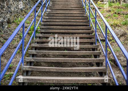 Scala con corrimano in ferro. Foto Stock