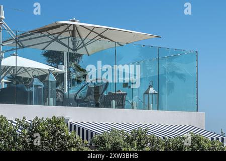 Terrazza solarium all'aperto, parte dell'Hotel del Coronado and Beach Village, San Diego, CA. San Diego, California Foto Stock