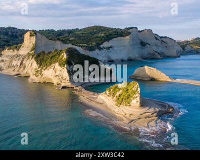 Vista aerea di Capo Drastis, il punto più a nord-ovest dell'isola di Corfù Foto Stock
