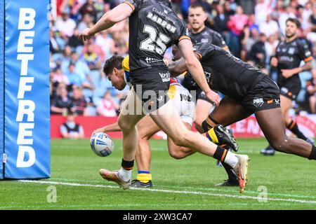 Oliver Leyland dei London Broncos va oltre per una prova durante il Magic Weekend match Hull FC vs London Broncos a Elland Road, Leeds, Regno Unito, 17 agosto 2024 (foto di Craig Thomas/News Images) Foto Stock