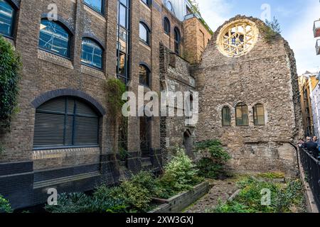 Rovine della grande Muraglia di Winchester Palace, palazzo vescovile del XII secolo che era la residenza londinese del vescovo di Winchester, Southwark, Londra Foto Stock