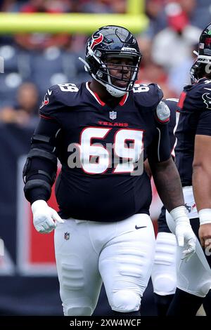 Houston, Texas, Stati Uniti. 17 agosto 2024. Gli Houston Texans guardano Shaq Mason (69) durante il primo quarto tra gli Houston Texans e i New York Giants all'NRG Stadium di Houston, Texas, il 17 agosto 2024. (Credit Image: © Erik Williams/ZUMA Press Wire) SOLO PER USO EDITORIALE! Non per USO commerciale! Foto Stock