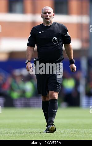 Ipswich, Regno Unito. 17 agosto 2024. L'arbitro Tim Robinson durante la partita di Premier League a Portman Road, Ipswich. Il credito per immagini dovrebbe essere: David Klein/Sportimage Credit: Sportimage Ltd/Alamy Live News Foto Stock