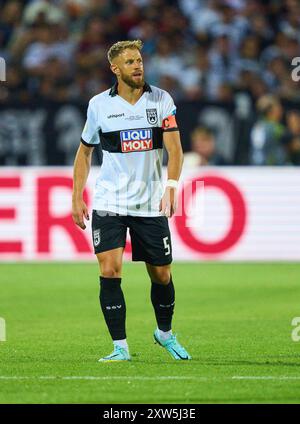 Johannes Reichert, SSV Ulm 5 nella partita SSV ULM - FC BAYERN MUENCHEN 0-4 DFB-Pokal, Coppa di calcio tedesca, 1.round il 16 agosto 2024 a Ulm, Germania. Stagione 2024/2025 fotografo: Peter Schatz - LE NORMATIVE DFB VIETANO QUALSIASI USO DI FOTOGRAFIE come SEQUENZE DI IMMAGINI e/o QUASI-VIDEO - Foto Stock