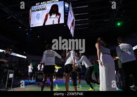 Arlington, Stati Uniti. 16 agosto 2024. L'attaccante Natasha Howard #6 viene presentato prima del match WNBA durante il match WNBA tra Dallas Wings e Connecticut Sun al College Park Center. Punteggio finale Dallas Wings 91 - 109 Connecticut Sun. Il 16 agosto 2024 ad Arlington, Texas, Stati Uniti. (Foto di Javier Vicencio/Eyepix Group/Sipa USA) credito: SIPA USA/Alamy Live News Foto Stock