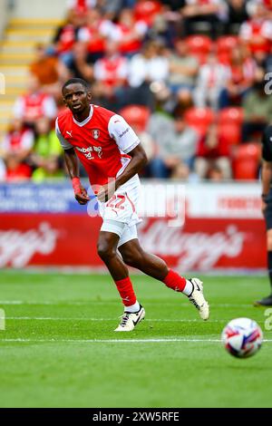 AESSEAL New York Stadium, Rotherham, Inghilterra - 17 agosto 2024 Hakeem Odoffin (22) di Rotherham United - durante la partita Rotherham United contro Bristol Rovers, Sky Bet League One, 2024/25, AESSEAL New York Stadium, Rotherham, Inghilterra - 17 agosto 2024 crediti: Arthur Haigh/WhiteRosePhotos/Alamy Live News Foto Stock