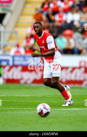 AESSEAL New York Stadium, Rotherham, Inghilterra - 17 agosto 2024 Hakeem Odoffin (22) di Rotherham United - durante la partita Rotherham United contro Bristol Rovers, Sky Bet League One, 2024/25, AESSEAL New York Stadium, Rotherham, Inghilterra - 17 agosto 2024 crediti: Arthur Haigh/WhiteRosePhotos/Alamy Live News Foto Stock