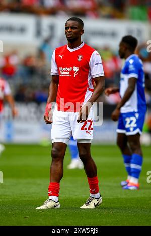 AESSEAL New York Stadium, Rotherham, Inghilterra - 17 agosto 2024 Hakeem Odoffin (22) di Rotherham United - durante la partita Rotherham United contro Bristol Rovers, Sky Bet League One, 2024/25, AESSEAL New York Stadium, Rotherham, Inghilterra - 17 agosto 2024 crediti: Arthur Haigh/WhiteRosePhotos/Alamy Live News Foto Stock