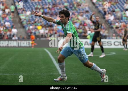 Seattle, Stati Uniti. 17 agosto 2024. Il centrocampista dei Seattle Sounders Paul Rothrock (14 anni) chiede il pallone in una partita di Leagues Cup contro il LAFC al Lumen Field di Seattle, Washington, il 17 agosto 2024. (Credito fotografico Nate Koppelman/Sipa USA) credito: SIPA USA/Alamy Live News Foto Stock