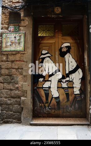 Splendida Street art su Carrer de Petritxol nel quartiere gotico di Barcellona, Spagna. Foto Stock