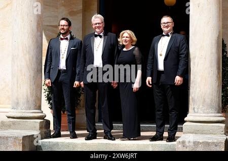 Andreas Zippel, Thomas Ebersberger, Stefanie Hellbach und Gast bei der Eröffnung der 112. Richard-Wagner-Festspiele 2024 mit der Neuinszenierung von Tristan und Isolde im Bayreuther Festspielhaus. Bayreuth, 25.07.2024 *** Andreas Zippel, Thomas Ebersberger, Stefanie Hellbach e ospite all'apertura del Richard Wagner Festival 112 2024 con la nuova produzione di Tristano e Isotta alla Bayreuth Festspielhaus Bayreuth, 25 07 2024 foto:XR.xSchmiegeltx/xFuturexImagex wagner festspiele 4727 Foto Stock