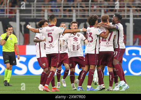 Italia, Milano, 17 agosto 2024: Il Torino FC segna il gol 1-0 a 30' per autogol di Malick Thiaw (AC Milan) durante la partita di calcio AC Milan vs Torino FC, serie A Tim 2024-2025 giorno 1, San Siro StadiumItaly, Milan, 17 agosto 2024: AC Milan vs Torino FC, serie A Tim 2024/2025, giorno 1, allo Stadio San Siro. (Foto di Fabrizio Andrea Bertani/Pacific Press) Foto Stock