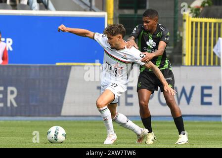 Oscar Gil dell'OHL raffigurato in azione durante una partita di calcio tra OH Leuven e Cercle Brugge, domenica 18 agosto 2024 a Lovanio, il quarto giorno della stagione 2024-2025 della prima divisione della "Jupiler Pro League" del campionato belga. BELGA FOTO JILL DELSAUX Foto Stock