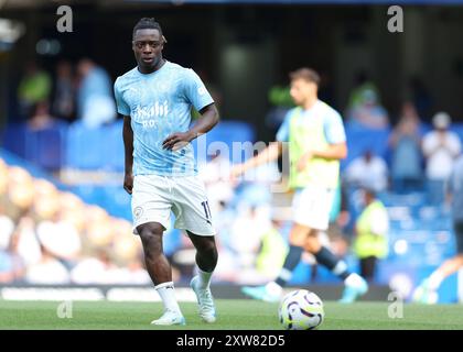 Londra, Regno Unito. 18 agosto 2024. Jeremy Doku del Manchester City si scalda durante la partita di Premier League allo Stamford Bridge di Londra. Il credito per immagini dovrebbe essere: Paul Terry/Sportimage Credit: Sportimage Ltd/Alamy Live News Foto Stock