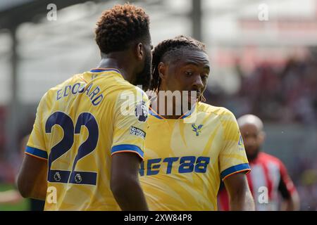 Londra, Regno Unito. 18 agosto 2024. Londra, Inghilterra, 18 agosto 2024: Odsonne Edouard (22 Crystal Palace) e Eberechi Eze (10 Crystal Palace) durante la partita di Premier League tra Brentford e Crystal Palace al Gtech Community Stadium di Londra. (Pedro Porru/SPP) credito: SPP Sport Press Photo. /Alamy Live News Foto Stock