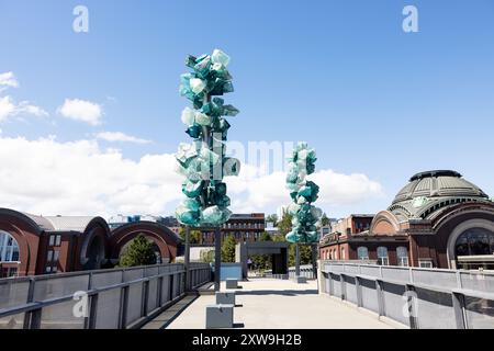 Crystal Towers di Dale Chihuly al Bridge of Glass fuori dal Museum of Glass di Tacoma, Washington, USA. Foto Stock