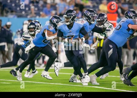 Nashville, Stati Uniti. 17 agosto 2024. Il quarterback dei Tennessee Titans Malik Willis (7). I Seattle Seahawks giocano contro i Tennessee Titans in una gara di pre-stagione al Nissan Stadium di Nashville, Tennessee, il 17 agosto 2024. (Foto di Kindell Buchanan/Sipa USA) credito: SIPA USA/Alamy Live News Foto Stock