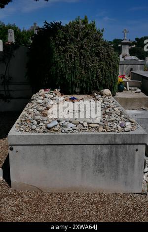 Saint Paul de Vence, Francia - 25 maggio 2022: Tomba del famoso artista francese russo Marc Chagall, sepolto nel sud della Francia in un cimitero di un villaggio Foto Stock