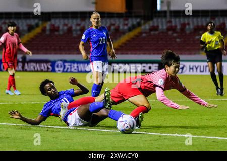 Dayeong Ko della Repubblica di Corea e Vicki Becho della Francia durante la partita di Coppa del mondo femminile FIFA U-20 Costa Rica Francia contro Repubblica di Corea il 17 agosto 2 Foto Stock