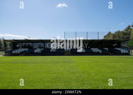 Landore, Swansea, Galles. 16 agosto 2024. Uno stand per gli spettatori con le parole "Our Way" presso lo Swansea City Academy JOMA High Performance Centre di Landore, Swansea, Galles, Regno Unito, il 16 agosto 2024. Crediti: Duncan Thomas/Majestic Media. Foto Stock