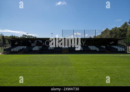 Landore, Swansea, Galles. 16 agosto 2024. Uno stand per gli spettatori con le parole "Our Way" presso lo Swansea City Academy JOMA High Performance Centre di Landore, Swansea, Galles, Regno Unito, il 16 agosto 2024. Crediti: Duncan Thomas/Majestic Media. Foto Stock