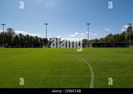 Landore, Swansea, Galles. 16 agosto 2024. I tre tifosi si sono esibiti presso lo Swansea City Academy JOMA High Performance Centre di Landore, Swansea, Galles, Regno Unito, il 16 agosto 2024. Crediti: Duncan Thomas/Majestic Media. Foto Stock