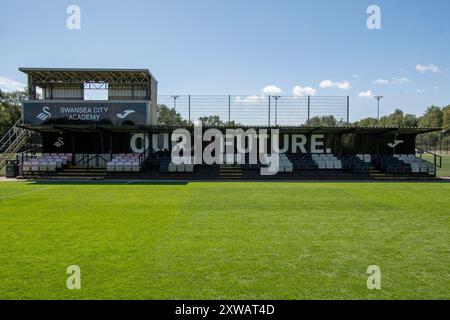 Landore, Swansea, Galles. 16 agosto 2024. Uno stand per gli spettatori con le parole "Our Future" presso lo Swansea City Academy JOMA High Performance Centre di Landore, Swansea, Galles, Regno Unito, il 16 agosto 2024. Crediti: Duncan Thomas/Majestic Media. Foto Stock